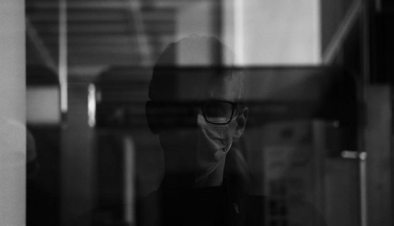 Mamparas de metacrilato, un potente freno contra el coronavirus