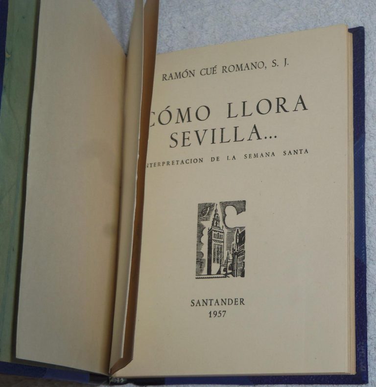 El Papa recibe el libro 'Cómo llora Sevilla', sobre la Semana Santa sevillana