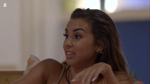 Marina se enteró de que Isaac se había liado con Lucía, su ex amiga.