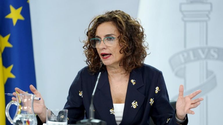 Montero asegura que Andalucía recibe los recursos que le corresponden