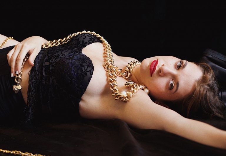 OroVega presenta 'Diamantes y puñales'