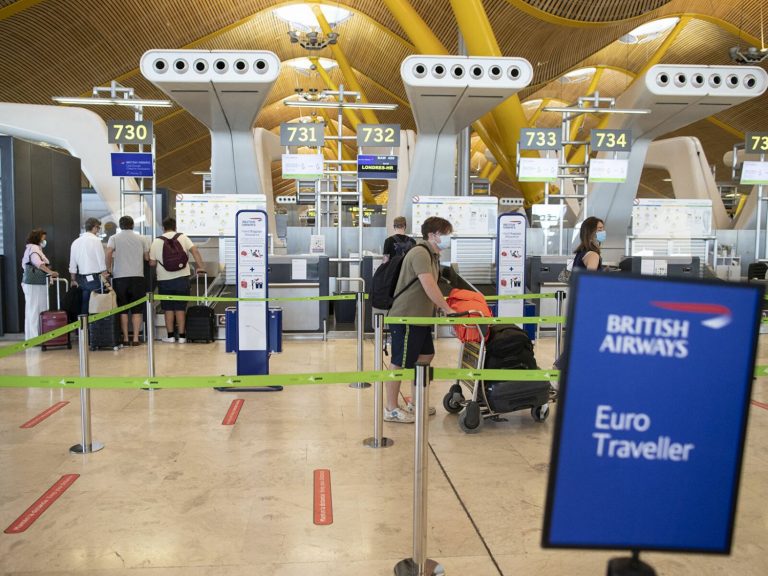 El 62% de los españoles está a favor del pasaporte sanitario