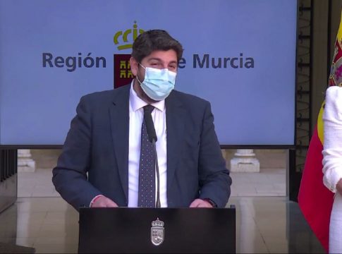 posesion consejo murcia Toman posesión como consejeros los tres diputados de Cs que pactaron con el PP en Murcia