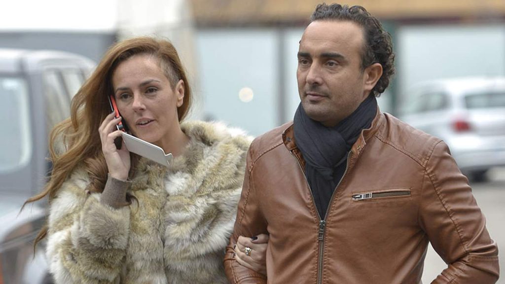 ¡A la calle! Fidel Albiac y Rocío Carrasco pactan el despido de Antonio David Flores con Telecinco 2 Rocío Carrasco y Fidel Albiac.