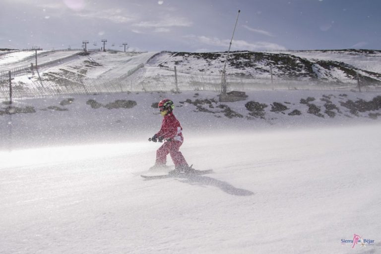 El PP pide al Gobierno incluir al sector de esquí entre las actividades para ayudas directas