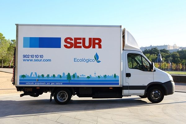 ¿Cómo solicitar a Seur que recojan un paquete a tu domicilio?