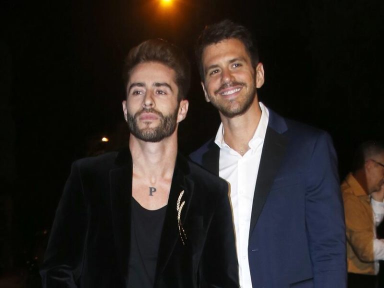 Pelayo Díaz y Andy MacDougall pasean en pareja