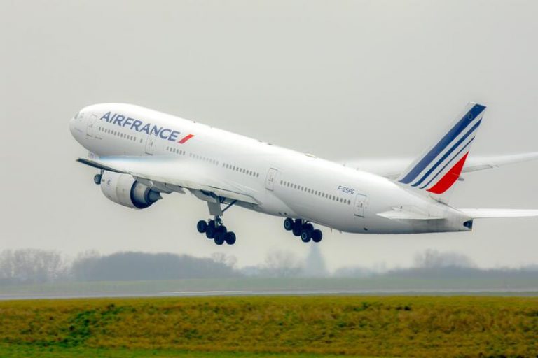 Bruselas autoriza la recapitalización de Air France con hasta 4.000 millones en ayudas