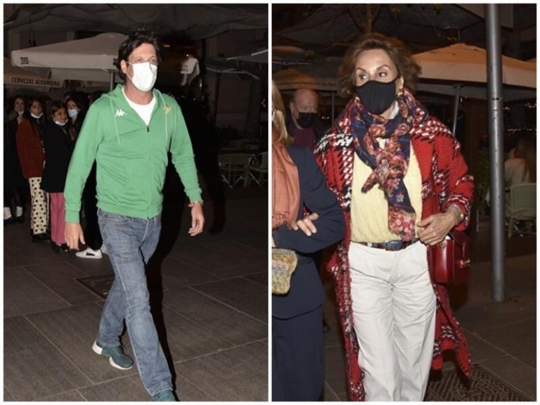 Luis Medina celebra su nuevo título nobiliario con su madre, Naty Abascal