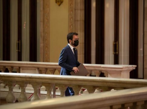 Aragonès busca desencallar la investidura con Puigdemont y Jordi Sànchez Aragonès busca desencallar la investidura con Puigdemont y Jordi Sànchez