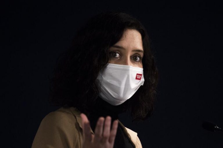 Ayuso critica que Puigdemont pueda presentarse a elecciones y Cantó se quede fuera