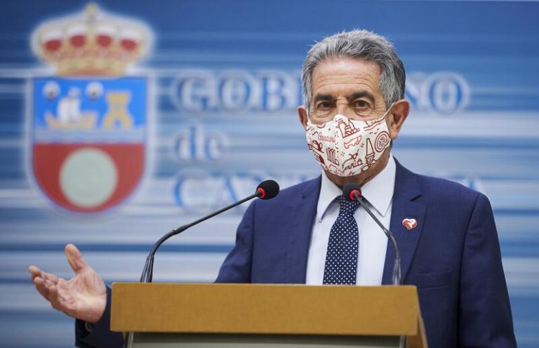 Revilla declara bienes y patrimonio por más de 510.000 euros y sin deudas con los bancos