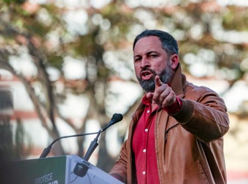 Abascal pide a Ayuso que, Abascal pide a Ayuso que,