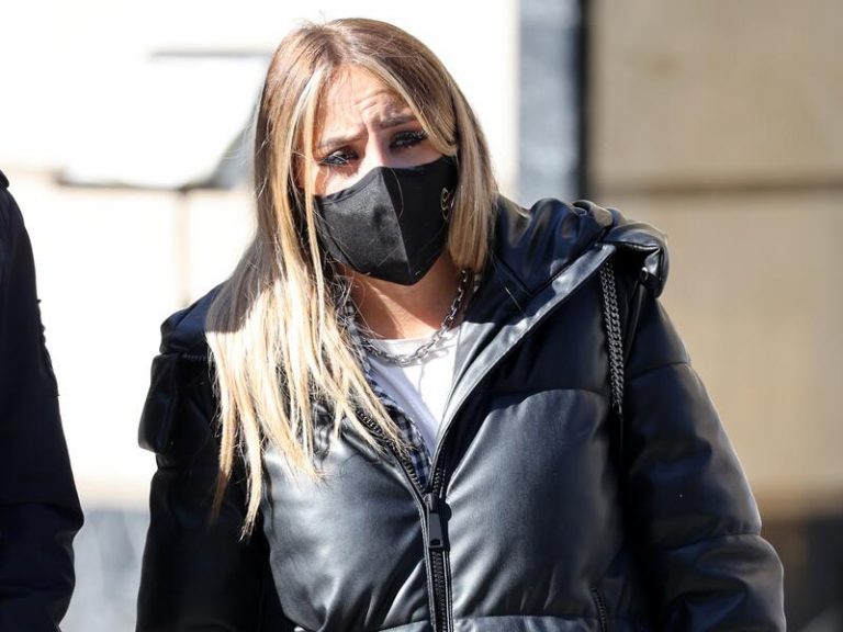 Rocío Flores, enfadada, responde a los que la acusan de hablar sólo cuando cobra