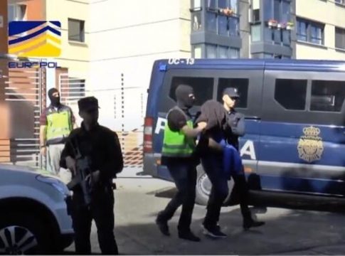 Tres detenidos en Granada capital en una operación nacional contra el terrorismo yihadista Tres detenidos en Granada capital en una operación nacional contra el terrorismo yihadista