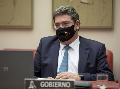 La Seguridad Social abona más de 426 millones en ayudas por la pandemia a 450.000 autónomos La Seguridad Social abona más de 426 millones en ayudas por la pandemia a 450.000 autónomos