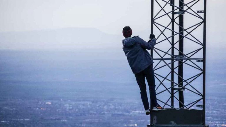 Aotec piden al Gobierno que se les incluya en el despliegue 5G en zonas rurales