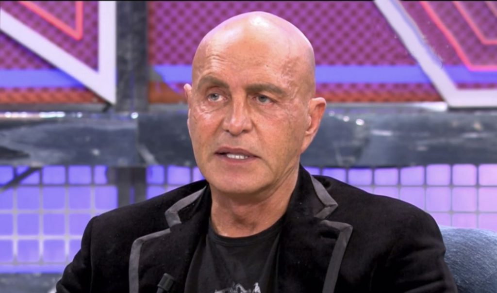  A Kiko Matamoros le mandaron su respectiva botella