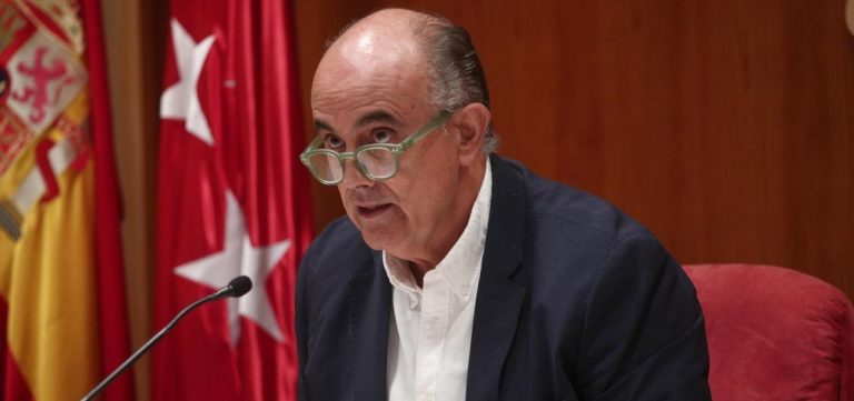 Madrid rechaza retrasar la segunda dosis de AstraZeneca