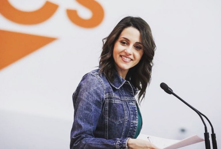 Arrimadas señala que Casado y Sánchez no dimitieron ante fracasos electorales