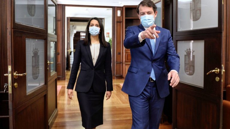 Arrimadas afirma que nunca ha hablado de cargos con Casado