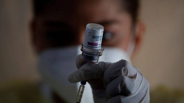 Bruselas demanda a AstraZeneca por sus retrasos en el reparto de vacunas a la UE