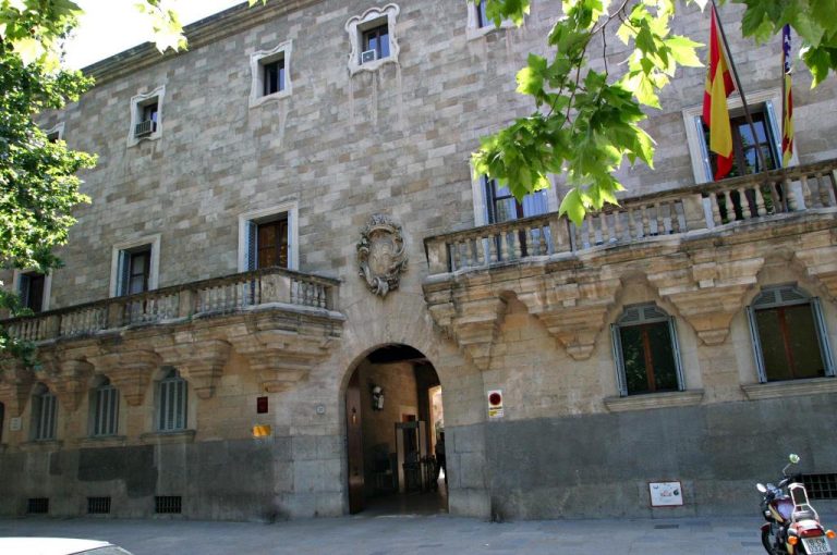 Condenado a dos años de cárcel un hombre por abusos a un menor de 14 años