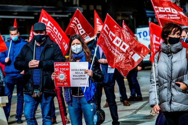 CCOO y UGT vuelven a salir a la calle este lunes para pedir la subida el SMI