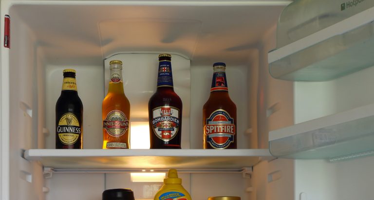 Cómo enfriar rápidamente una cerveza