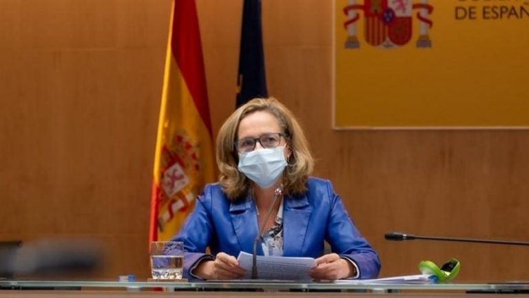 Calviño insta a Bruselas a acelerar su examen de los planes de recuperación