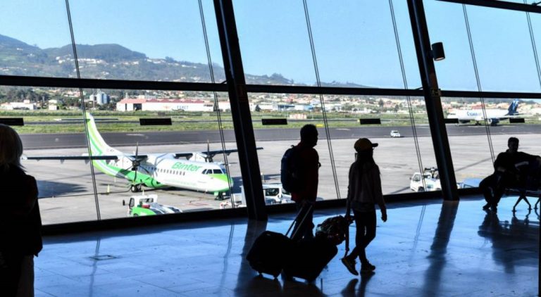 Canarias permite viajar entre islas en nivel 3 ó 4 con test negativo