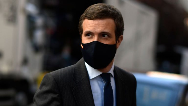 Casado pide a Sánchez aprobar en 15 días un plan jurídico