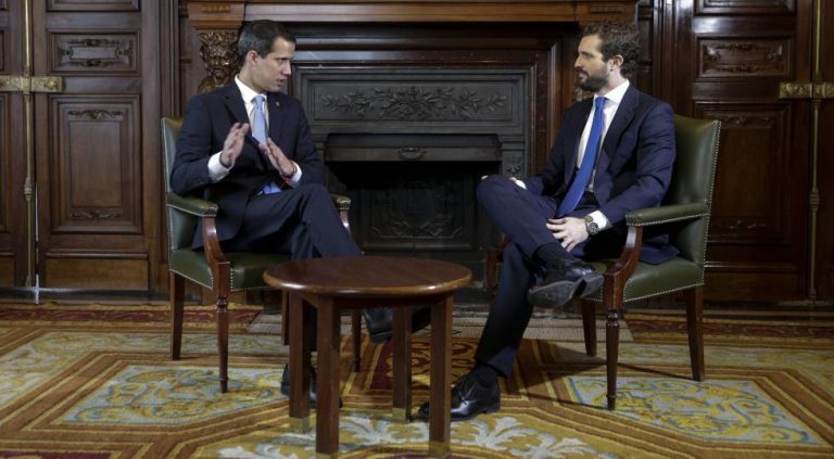 Casado pide a Sánchez que Guaidó asista a la Cumbre Iberoamericana de Andorra