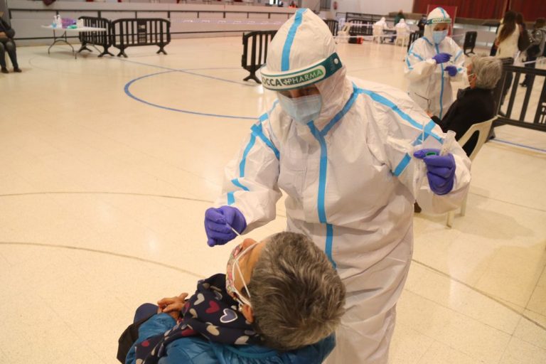 Cataluña registra 2.148 casos y 28 muertes en las últimas 24 horas