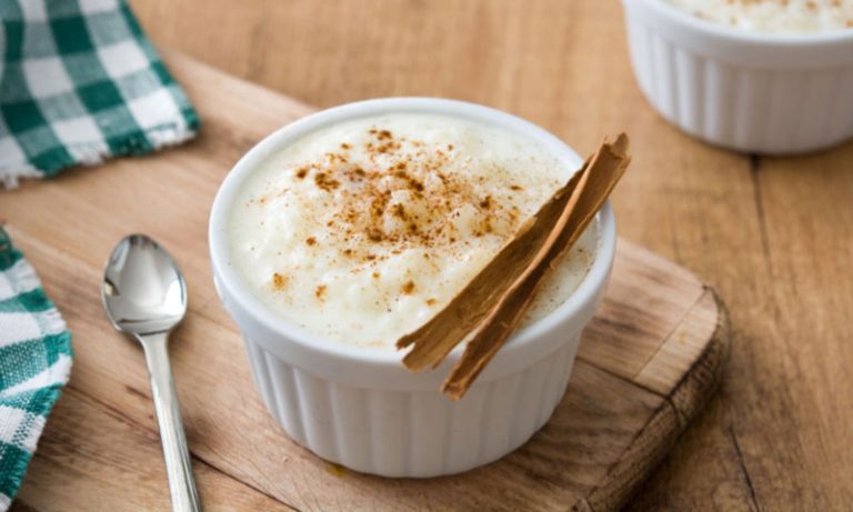 Cómo hacer un arroz con leche caldoso y delicioso