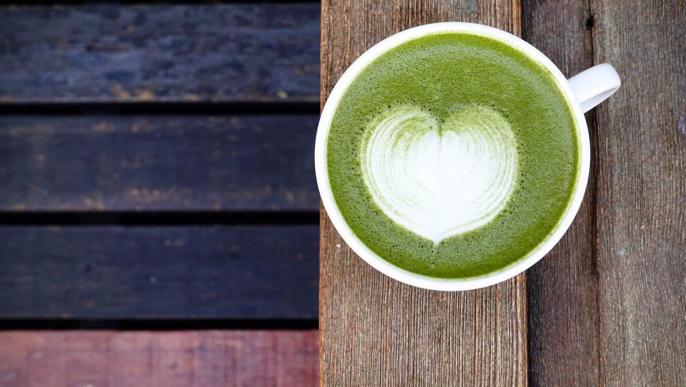 Degusta una buena taza de té matcha
