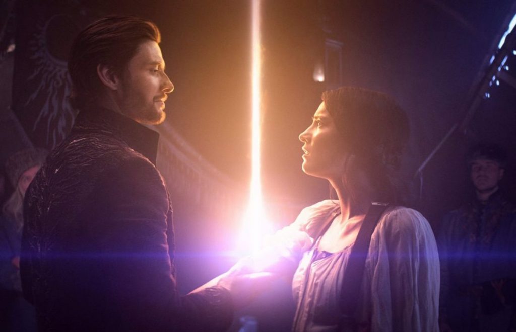 De qué trata Sombra y hueso