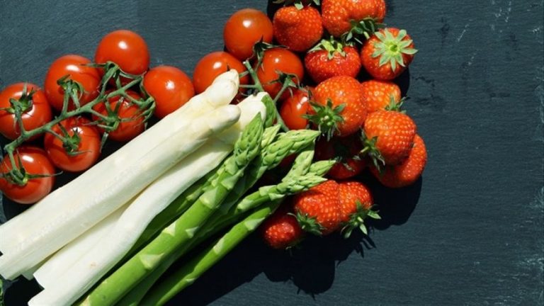 Dieta: Alimentos que te hacen retener líquidos y debes desterrar