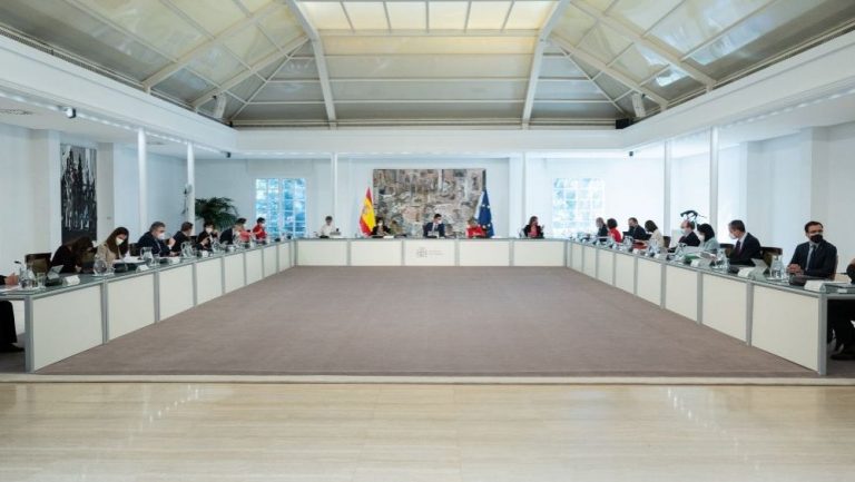 El Gobierno autoriza los límites de gasto de Sanidad para contratos de asistencia técnica