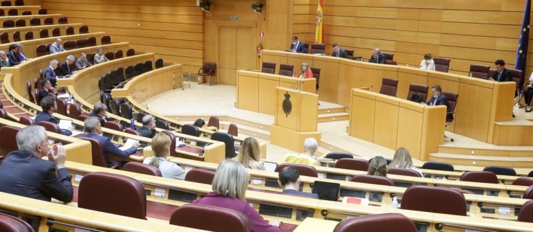 El Senado apoya una moción para regular la publicidad de establecimientos sanitarios