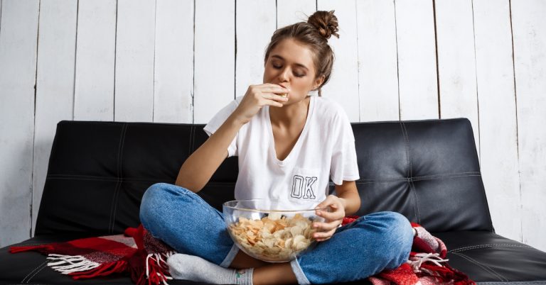 El motivo por el que el estrés te hace subir una talla más