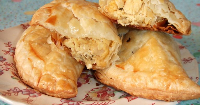 Empanada de pollo y queso: así se prepara esta delicatessen