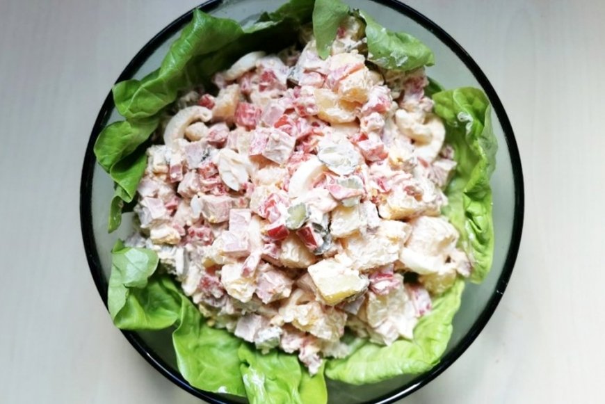 Ensalada piamontesa italiana tradicional