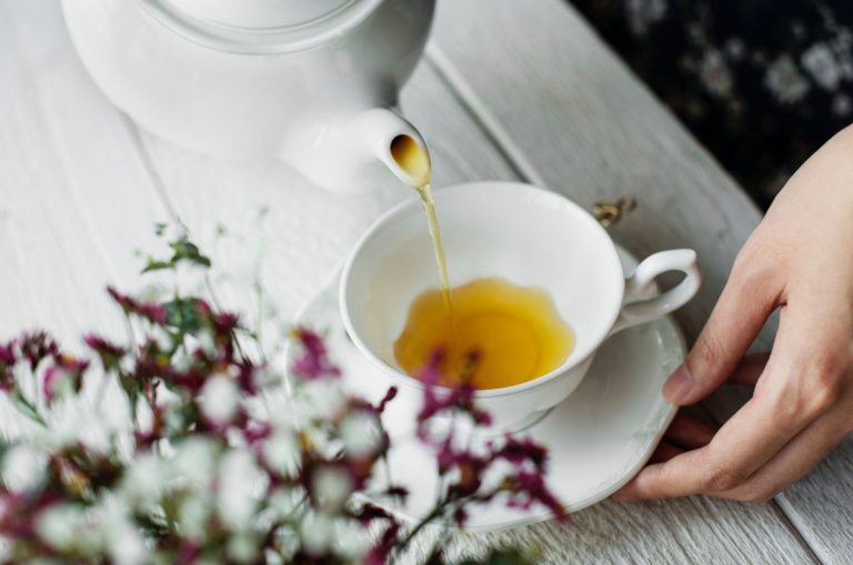 Estos son los motivos por los que debes tomar té blanco a diario
