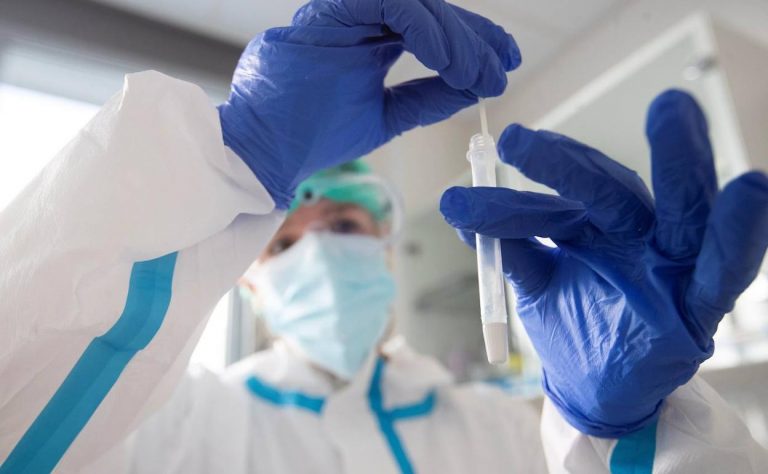 La pandemia se dispara en Euskadi con 1.003 positivos y suma 26 fallecimientos