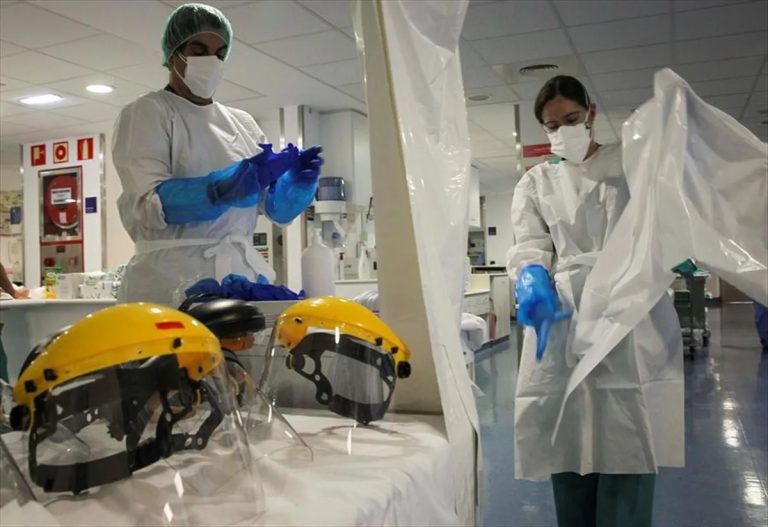 Bajan los contagios a 940 en Euskadi, pero la tasa acumulada alcanza ya los 450,56