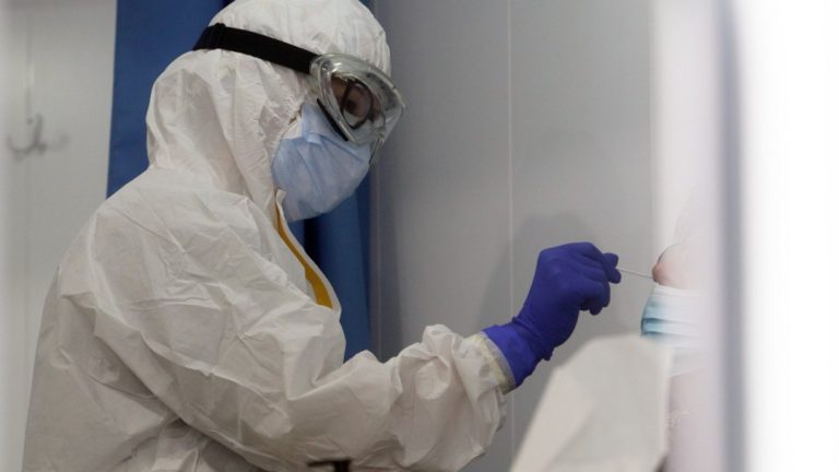 Extremadura registra un aumento de los positivos hasta los 79 casos y 2 fallecidos