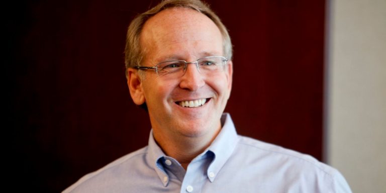 El consejero delegado de GameStop abandonará la compañía en julio