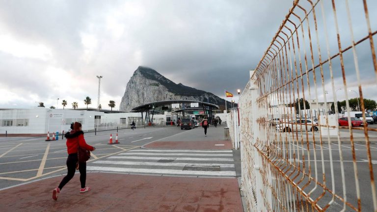 Gibraltar aconseja a sus ciudadanos informarse bien antes de viajar a España