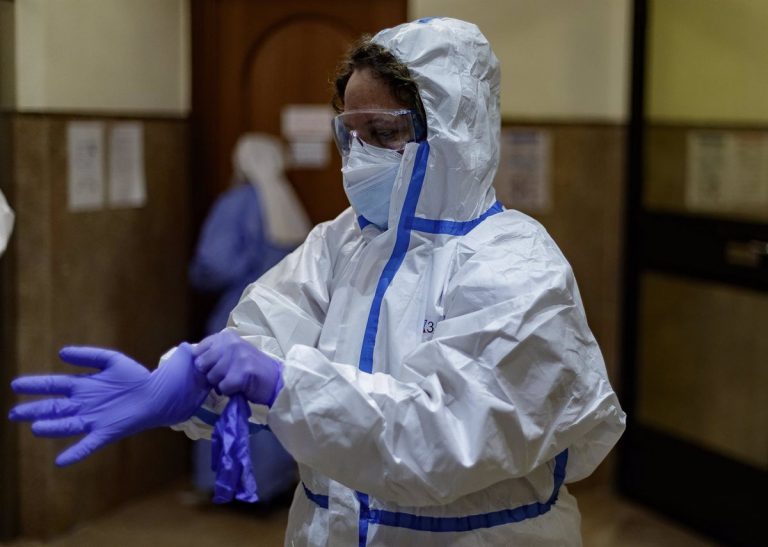 Suben los casos activos en La Rioja en un día en el que baja la incidencia a 14 días